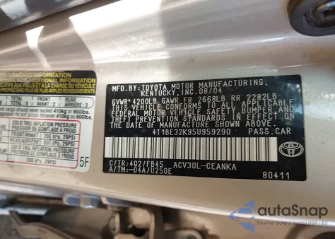 2005 Toyota Camry Le z USA, uszkodzony, nr VIN 4T1BE32K95U959290